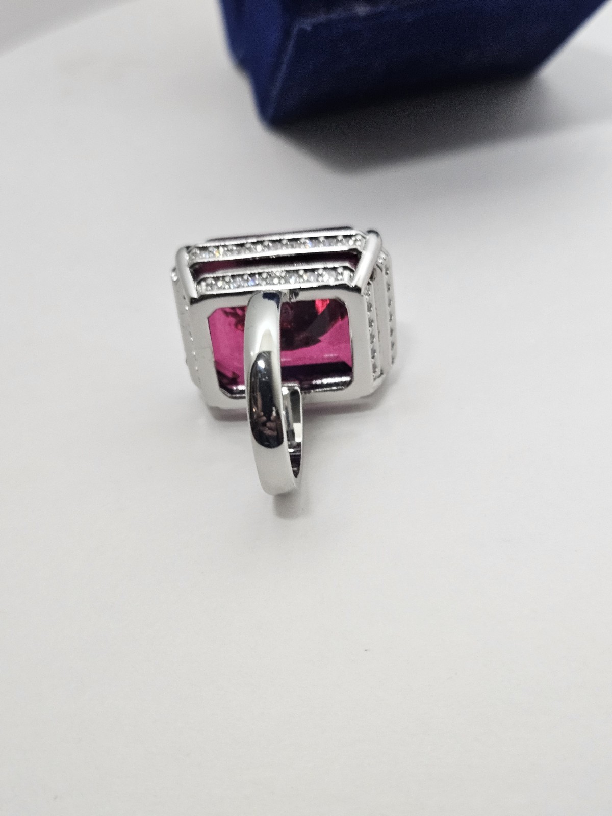 Kurt Geiger London Eagle Head Cocktail Ring Fuchsia Crystal Silver Tone Size 9