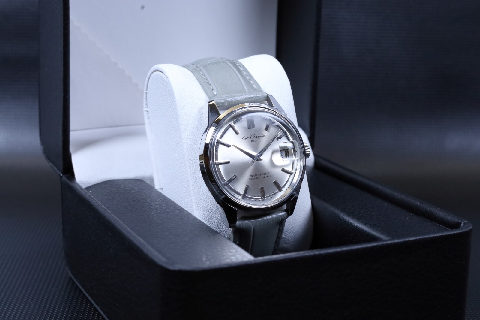 Vintage Seiko 5 Actus 7019-8010 Auto 21J Silver Sunburst Day-Date Japan