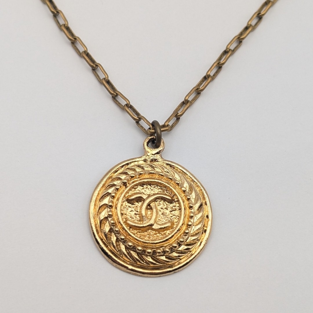 Chanel Coco Mark Logo Gold Necklace Round Pendant Early Vintage