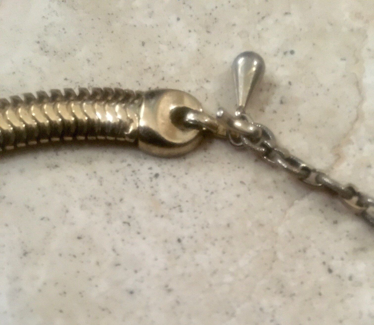 Beautiful 14″ Vintage Signed MONET Flexible Chain NECKLACE with Hook Clasp