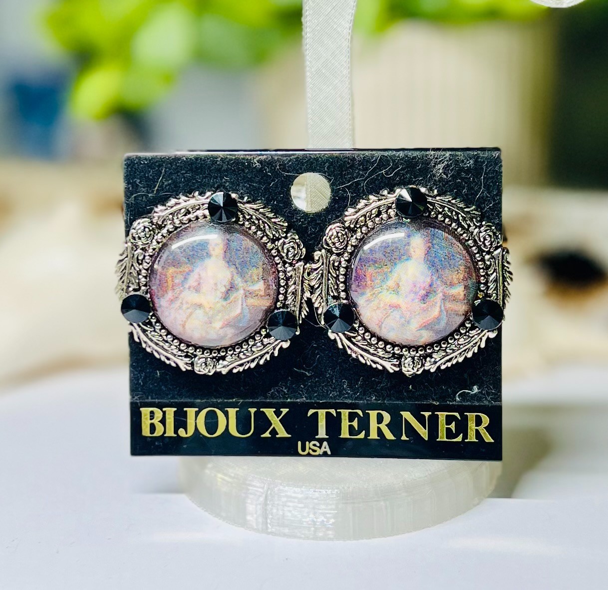 Vintage Bijoux Terner Large Round Victorian Woman Portrait Clip Earrings