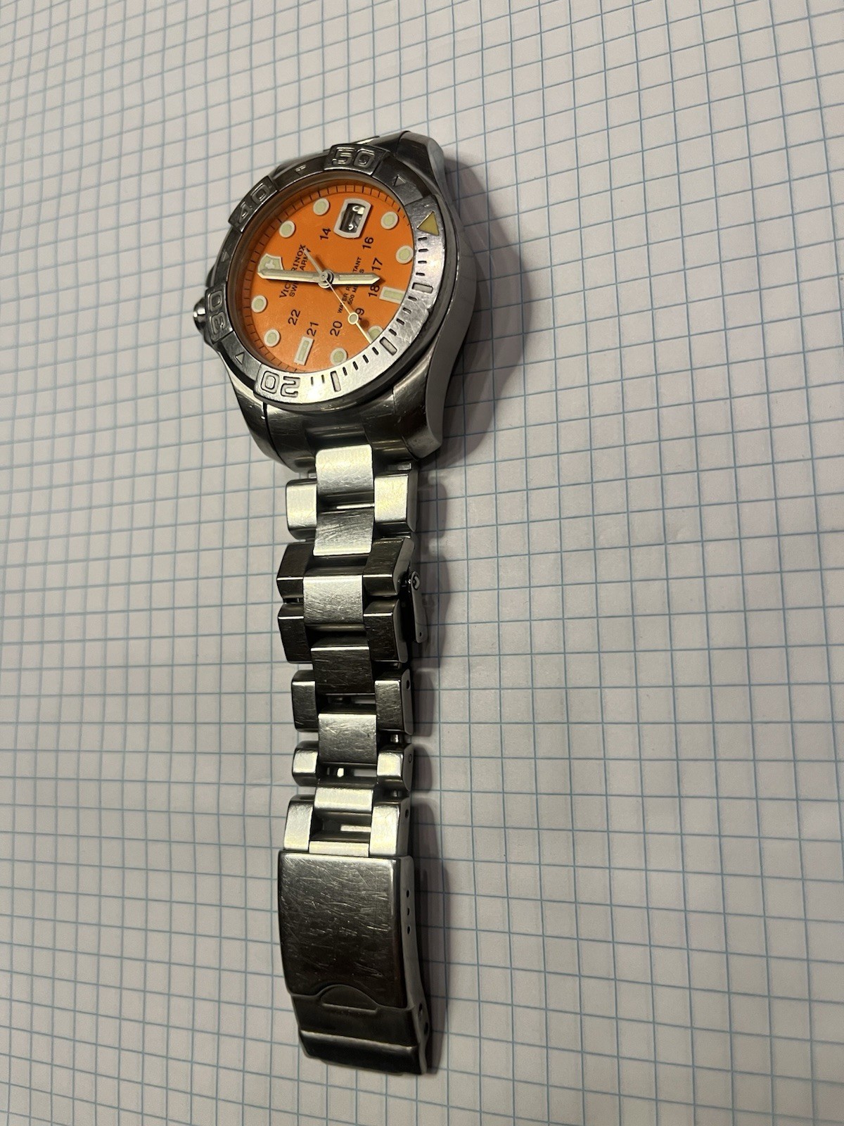 Victorinox Swiss Army 20 ATM 42mm Quartz 200m Orange Dial Date Diver SS