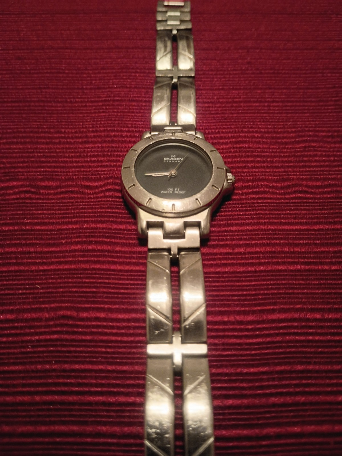 Skaggen Denmark Women’s Quartz Stainless Steel Bracelet Black Dial – New Battery