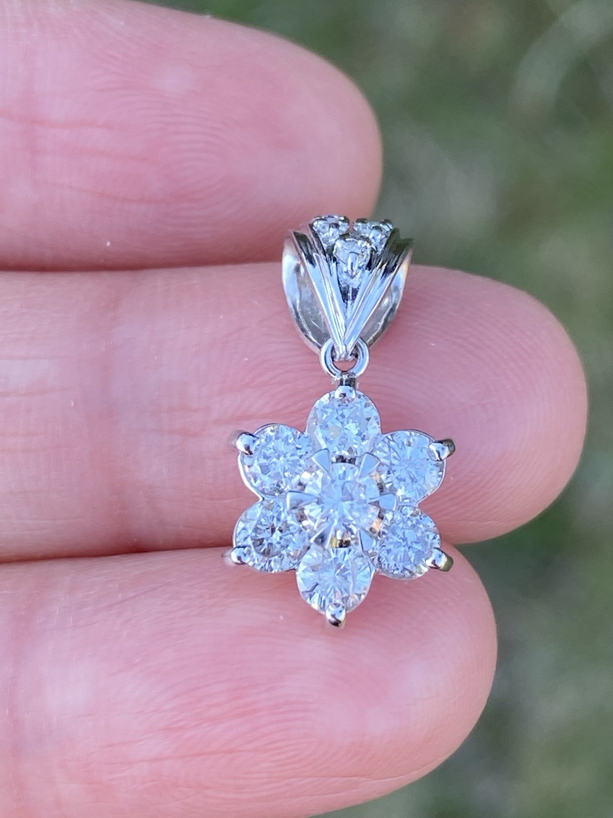 Platinum 1.00TCW 100% Natural Round Diamond Cluster Pendant