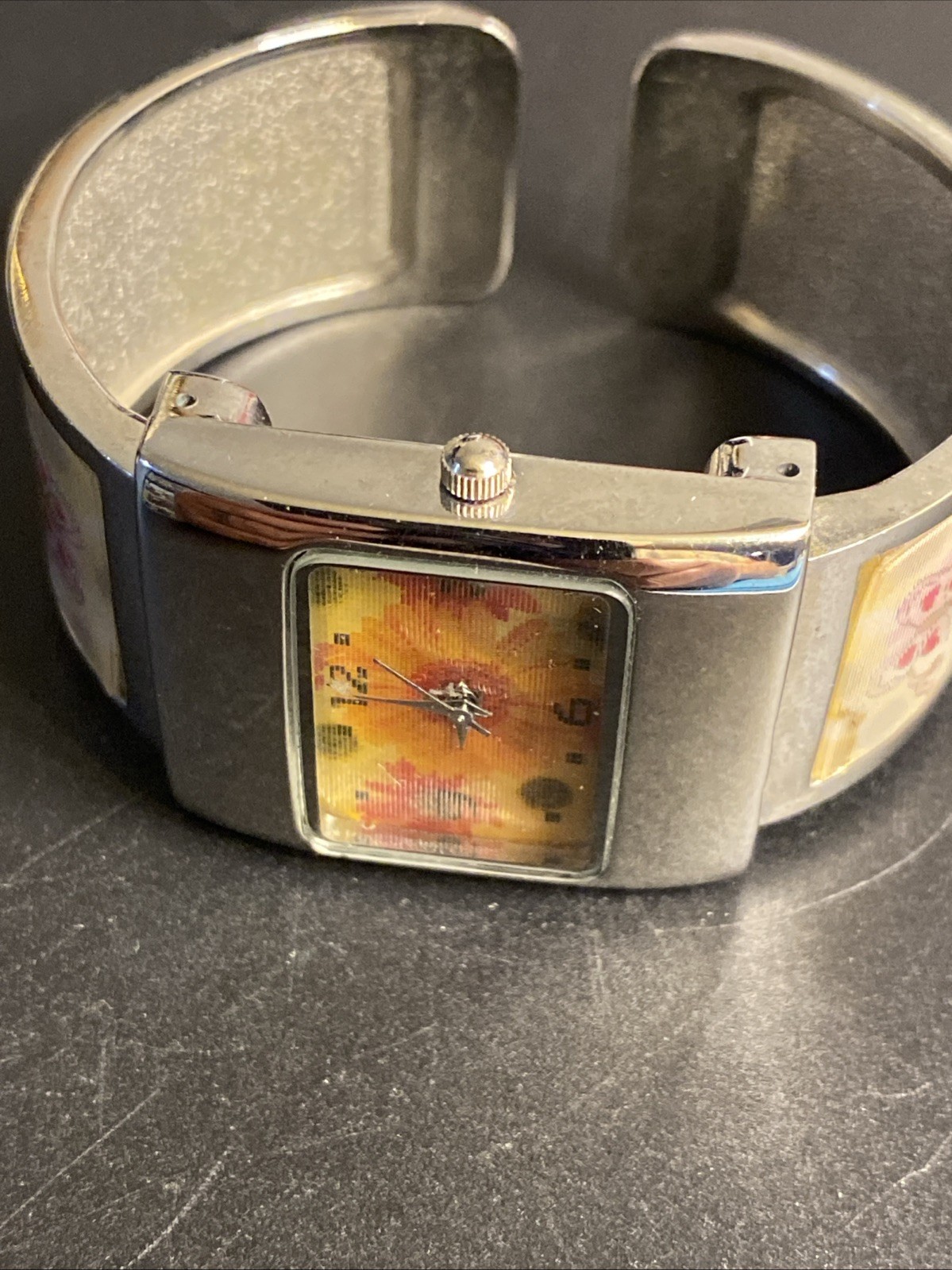 Women’s Cuff Watch With 3D Butterflys New Battery Very Unique