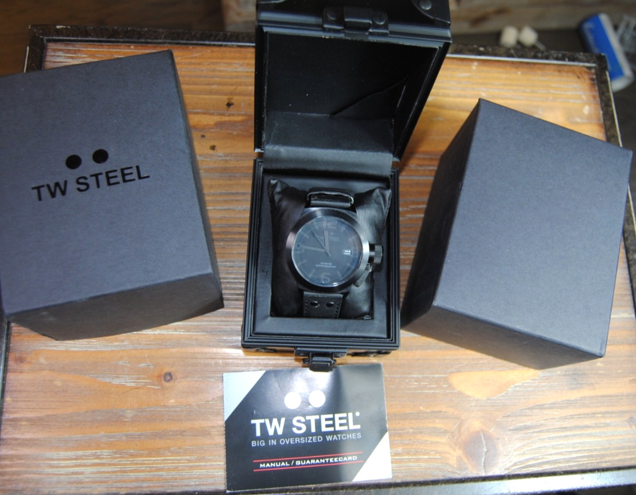 TW STEEL Canteen Black Dial Chronograph Black Leather Men’s Watch TW844