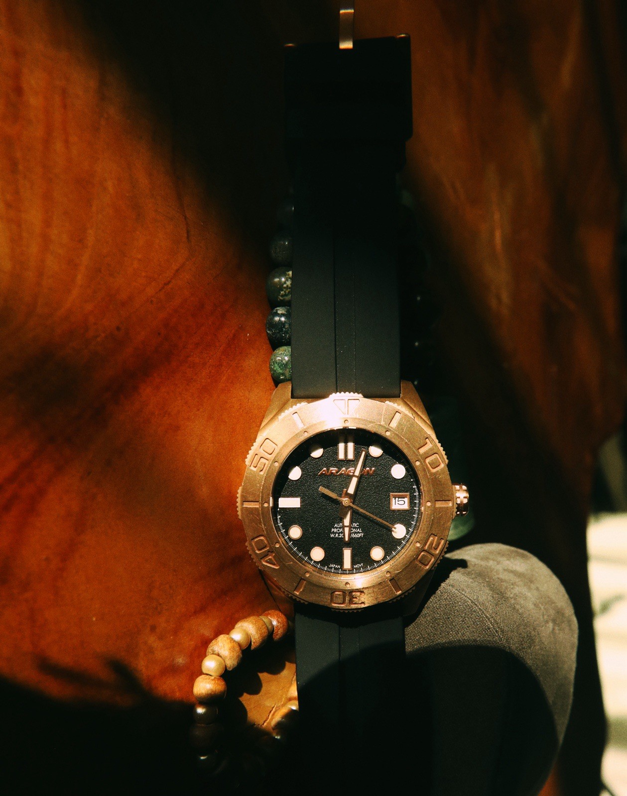 ARAGON Wing-Engineered Automatic Diver 200M Black Dial bronze Case Rubber straps