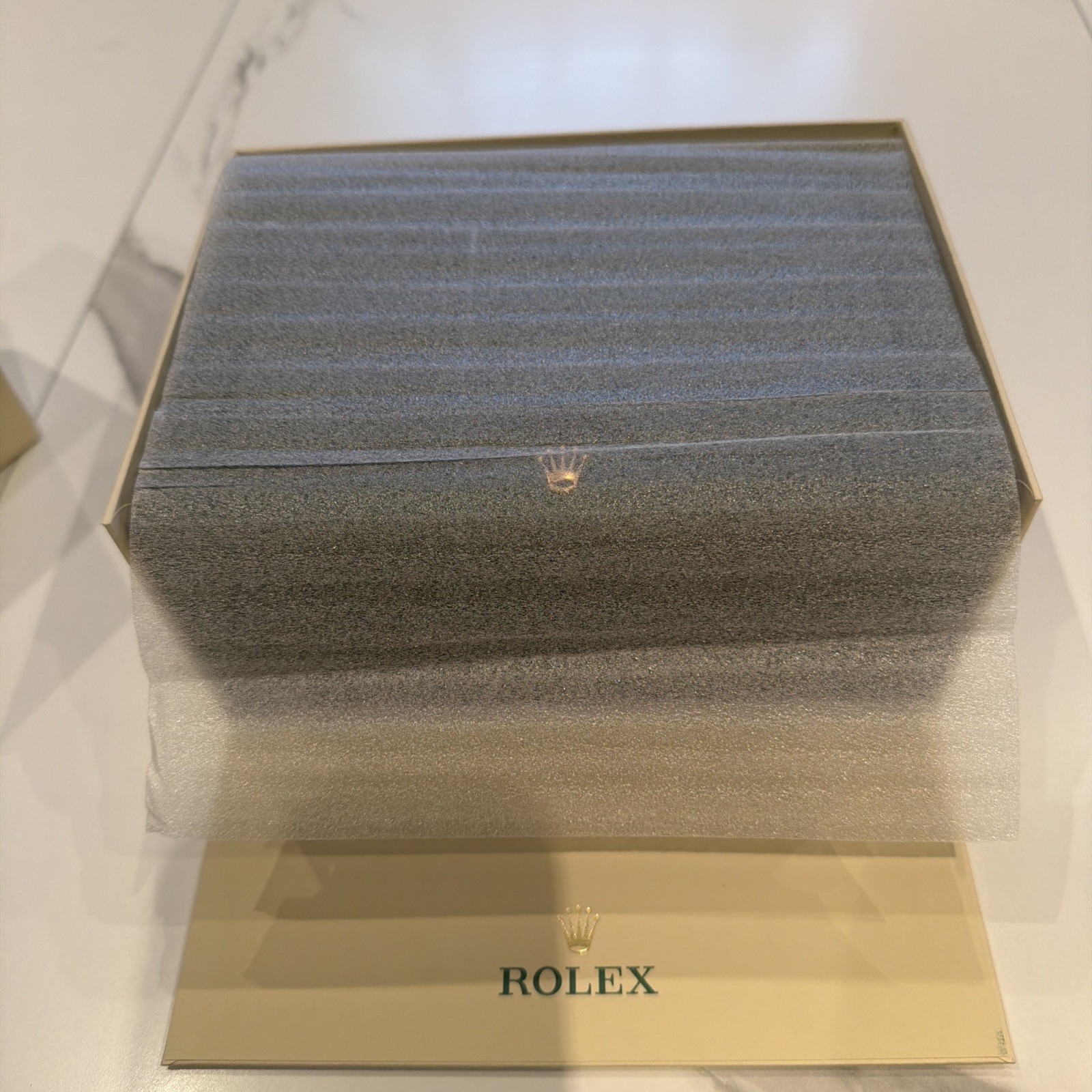 Genuine Rolex Watch Box Medium Size 39139.04 – Oyster M