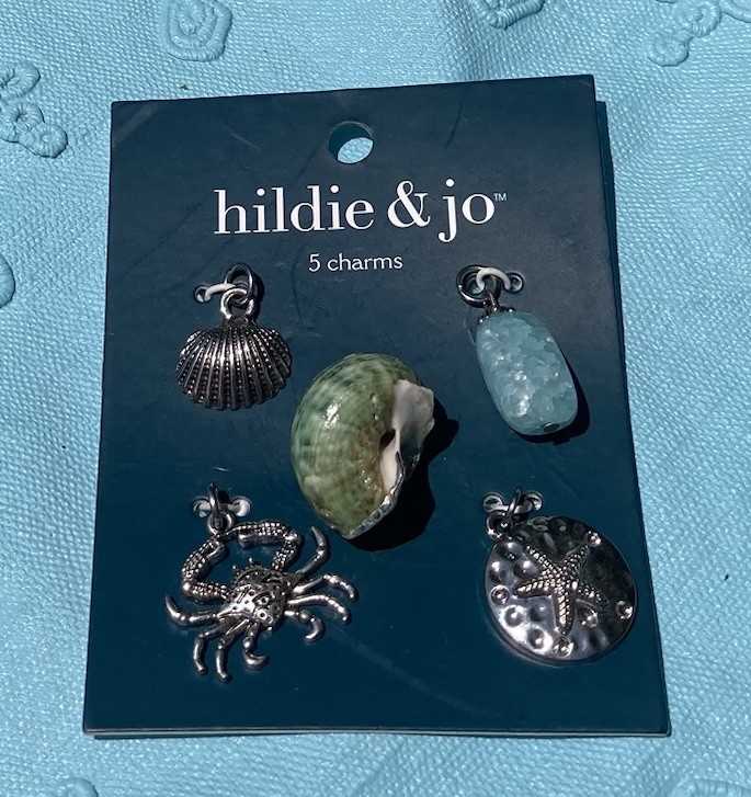 Hildie & Jo Charms 5 Nautical Theme Shells Ocean Sand Dollar