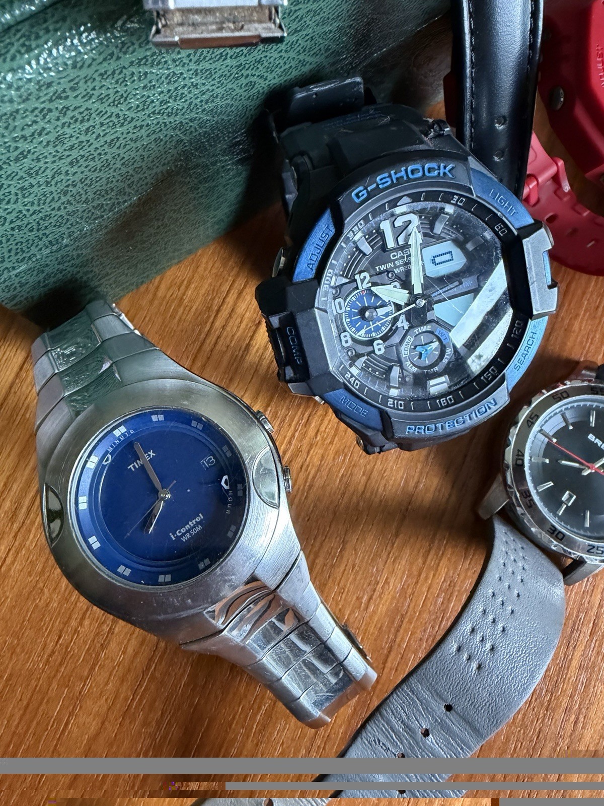 Watch Lot – Waltham, Lucien Piccard, Helbros, NOS Daytona Homage & More Untested