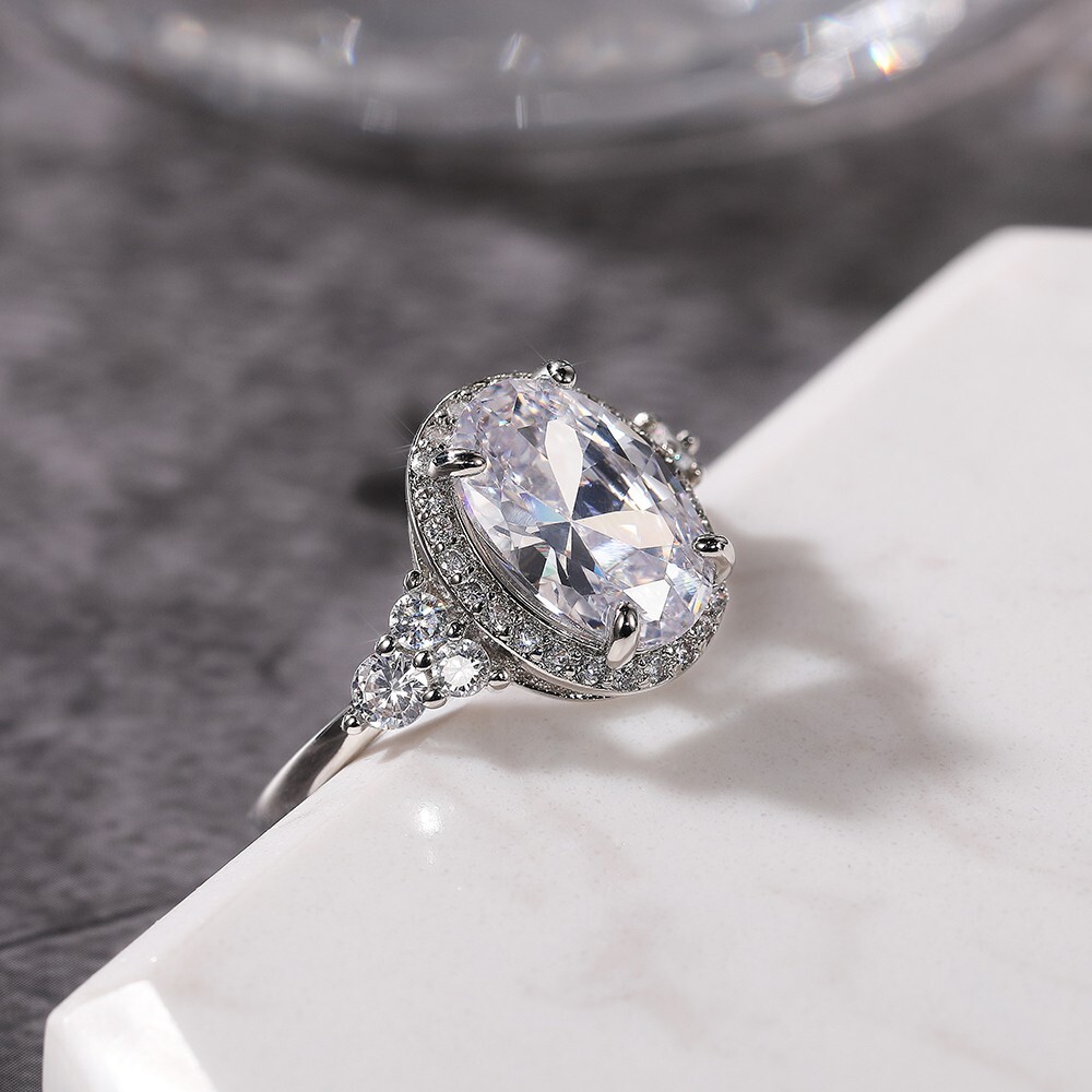 925 Silver Plated 2.15Ct Oval Cut Simulated Diamond Breathtaking Proposal Ring