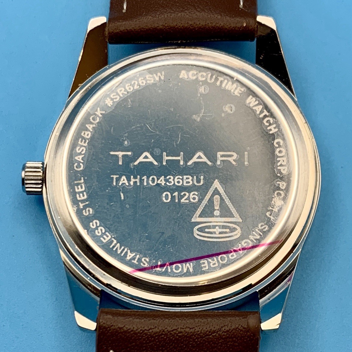 TAHARI By ACCUTIME Men’s Quartz Wristwatch Fluted Bezel Working New Battery