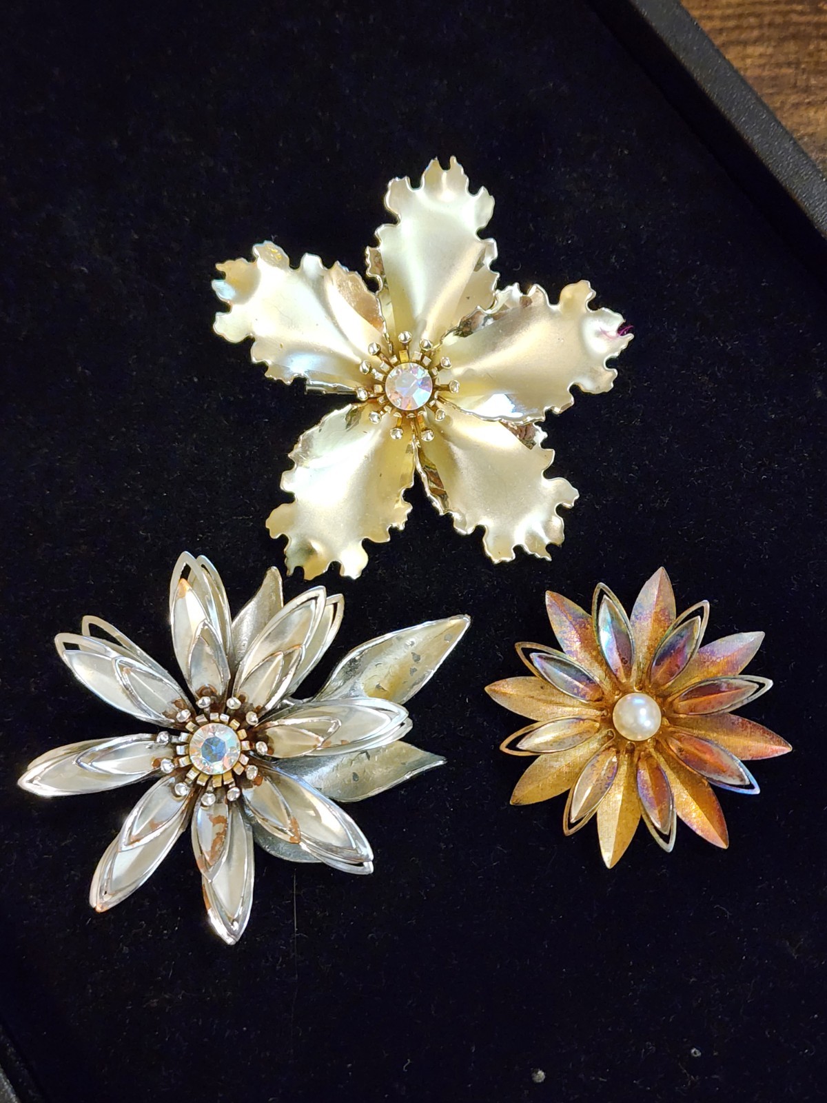 Lot 3 -Vtg ’60s MCM Flower Brooch Pins AB Aurora Borealis Rhinestones Faux Pearl