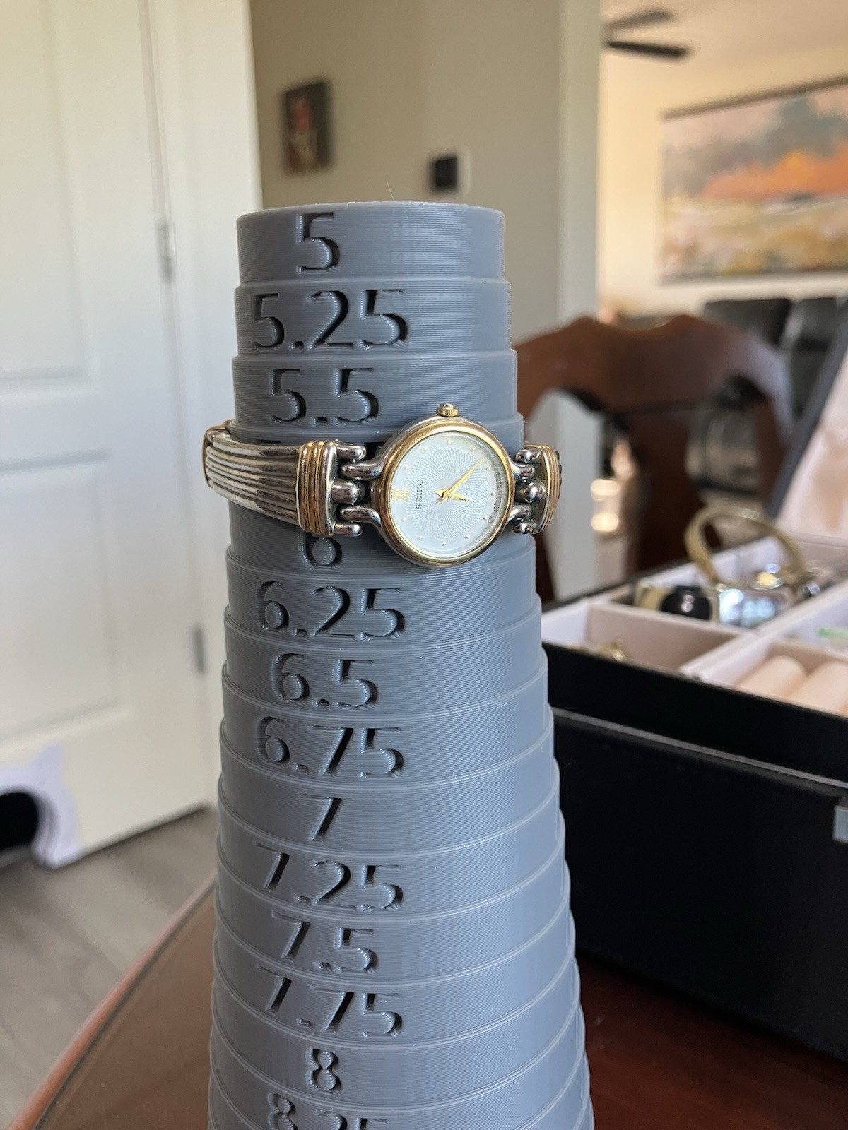 Vintage Seiko V400-1229 Watch Quartz White Dial Gold Tone Bracelet Working