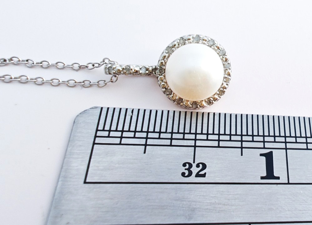 925 Silver Pearl & Genuine Diamond Pendant Necklace • 8mm • 18″ Chain • 2.80g