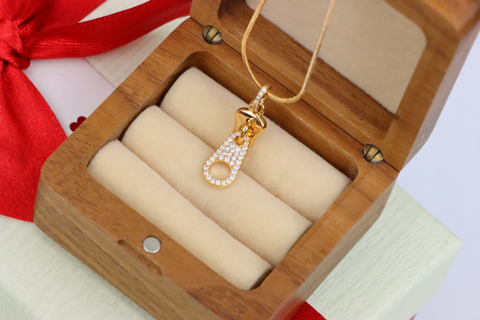 with Sparkling Stones, XPPT1477 Stylish Rose Gold Zipper Shape Pendant