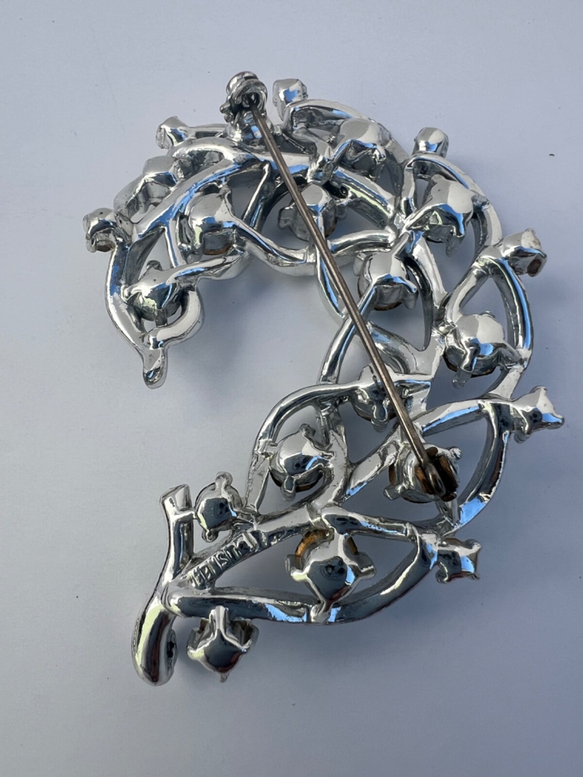 Vintage Amasing Blue Rhinestones Nested on Silver Tone Brooch By Lisner(BRCH3622