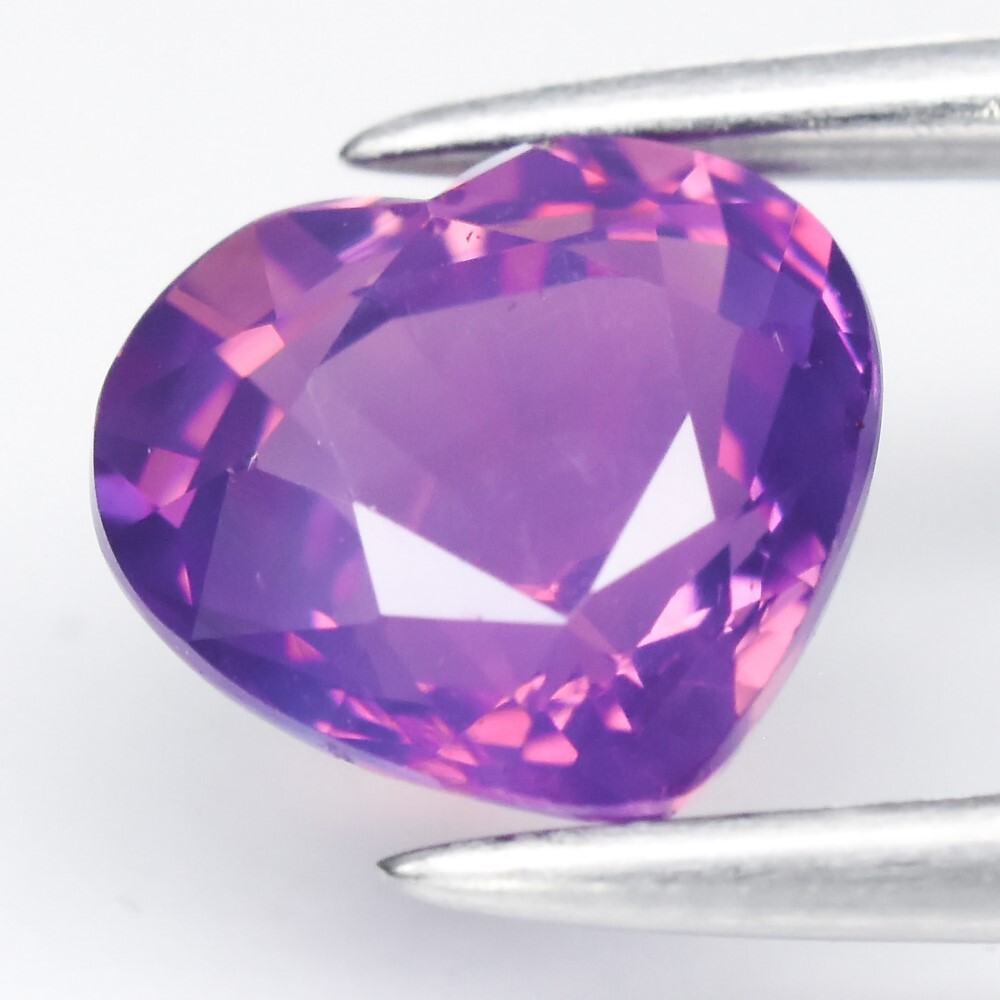 💎 1.27ct VS Heart Natural Pinkish Purple Sapphire – Unheated, Mozambique Gem
