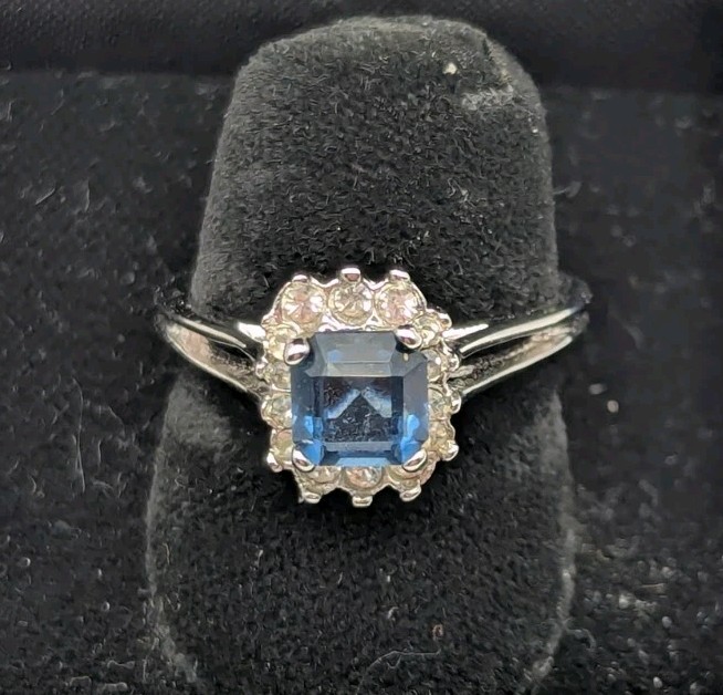 Silver Tone Blue & White Ring Size 7 Excellent Condition