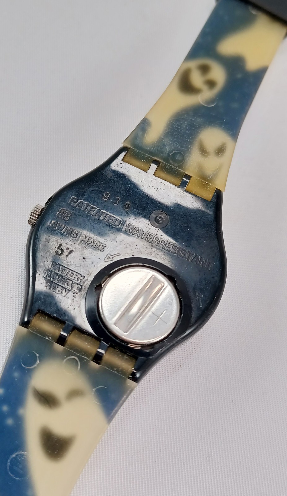 Swatch “Geisterstund” GB192 Haunted House Ghost Stories Halloween Release 1999