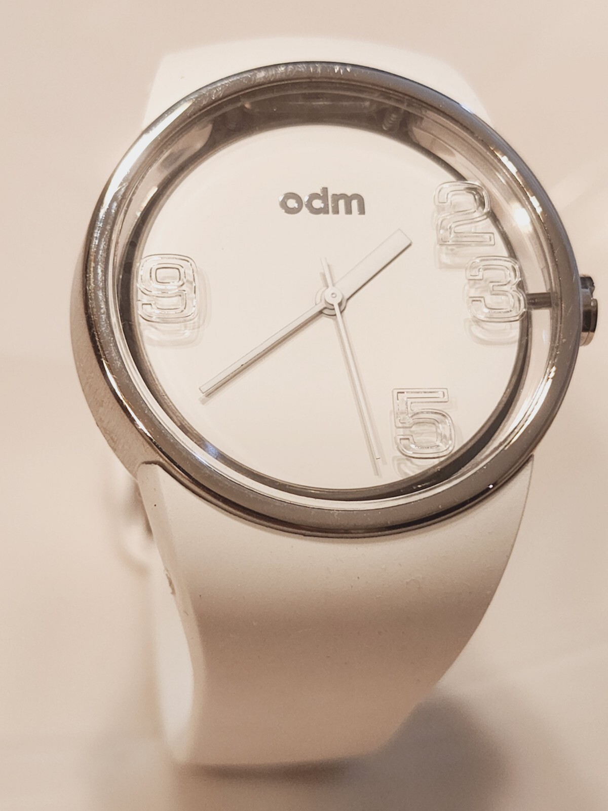 ODM Blink Analog Watch WHITE DD131-02 ** RUNNING **