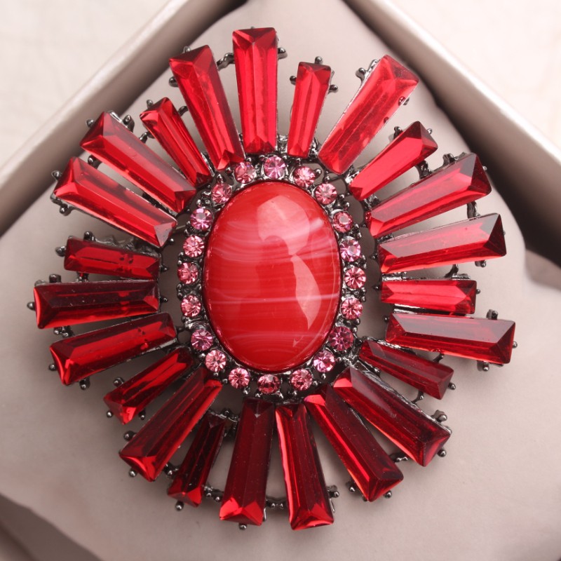 Vintage Red Starburst Brooch with Gems: Retro Jewelry Accessory, Perfect Gift