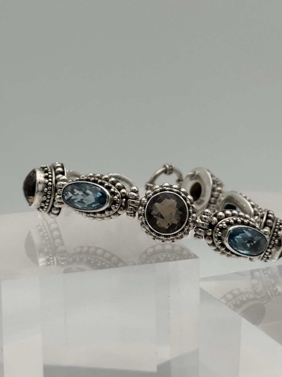 Suarti Bali 925 Sterling Silver Blue Topaz Smoky Quartz Toggle Bracelet 7”