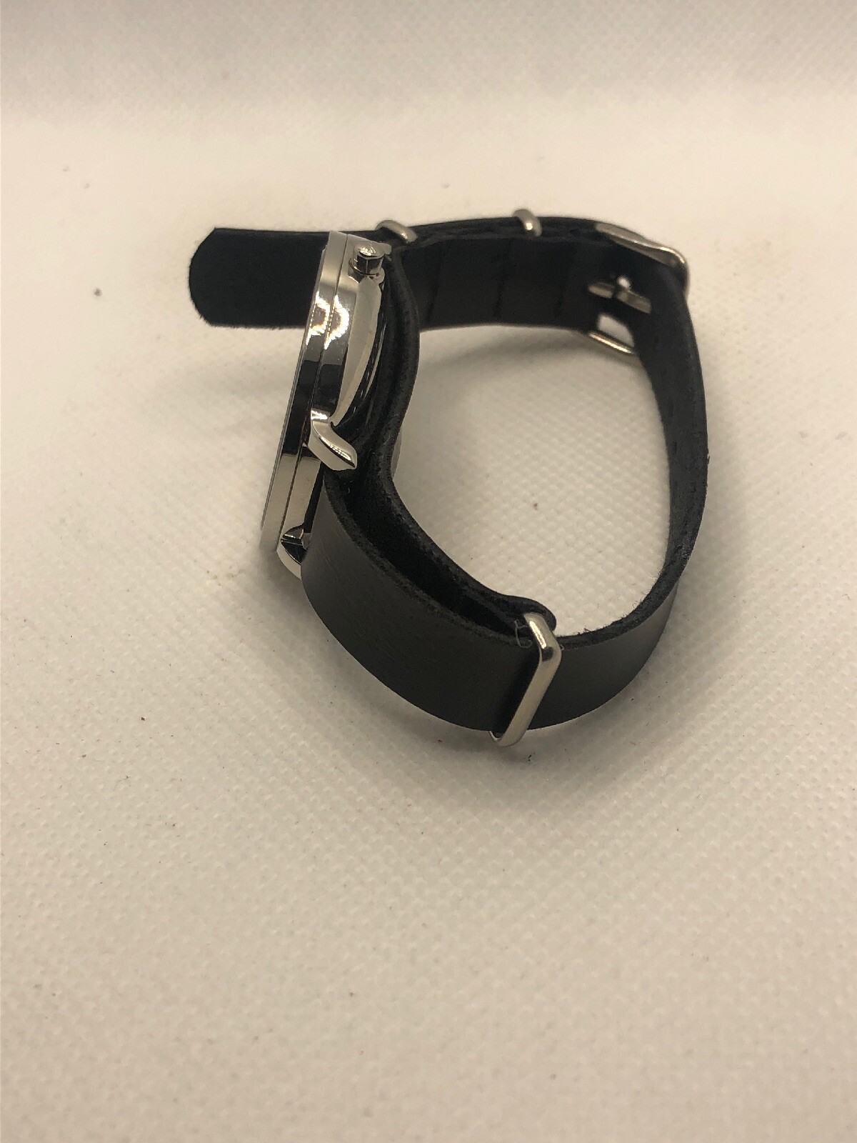 Skagen SKW2582 Women’s Black Leather Analog Blue Dial Quartz Genuine Watch OL37