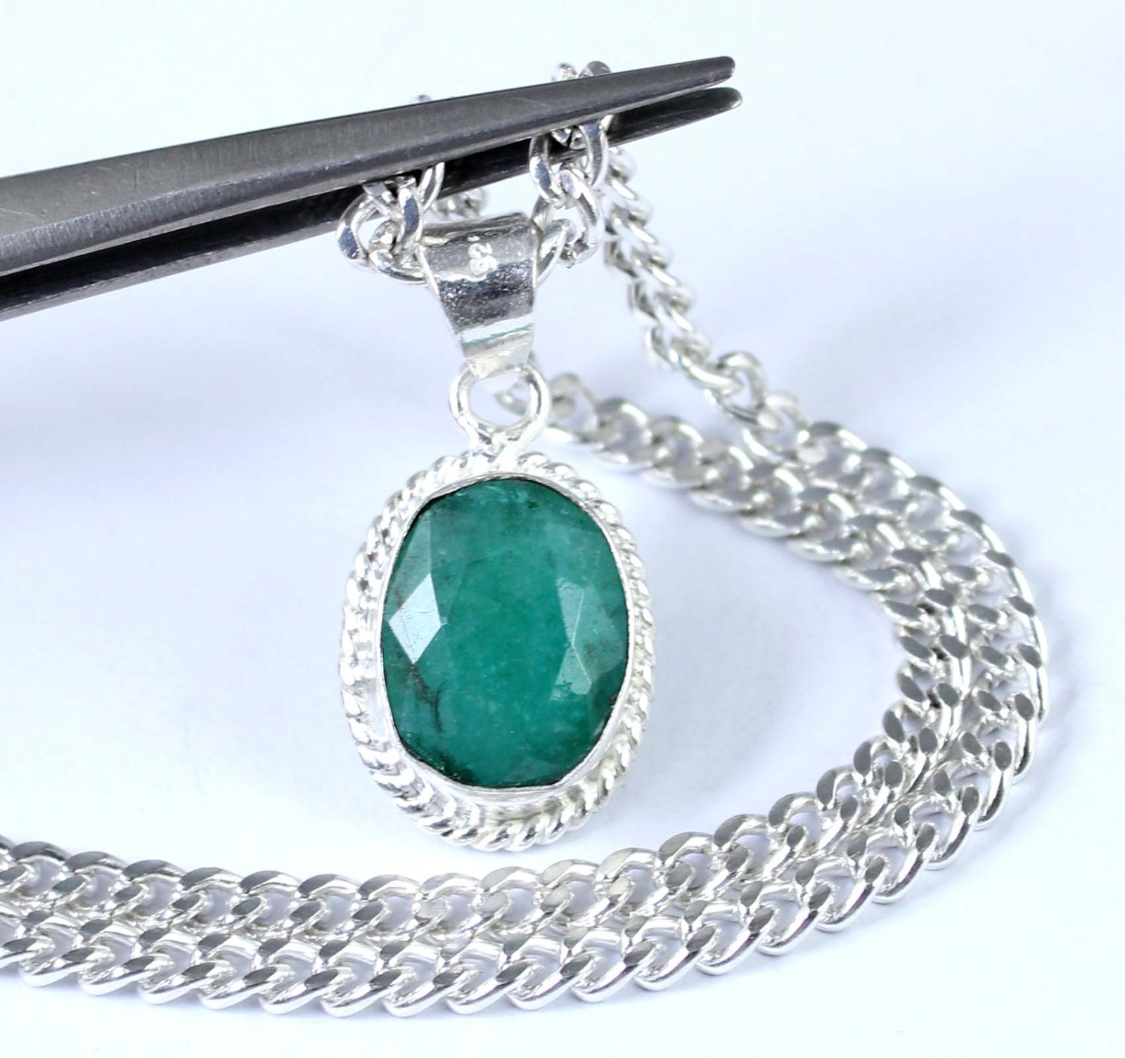 Natural Green Emerald 9.05 Ct/12 mm Oval Gemstone Certified Engagement Pendant