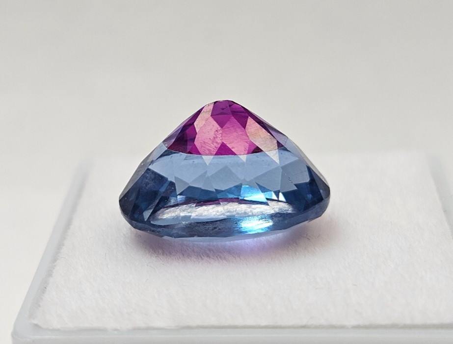 Bi-Colour Pitambari Sapphire 8+ Ct Natural Oval Cut Certified Loose Gemstone