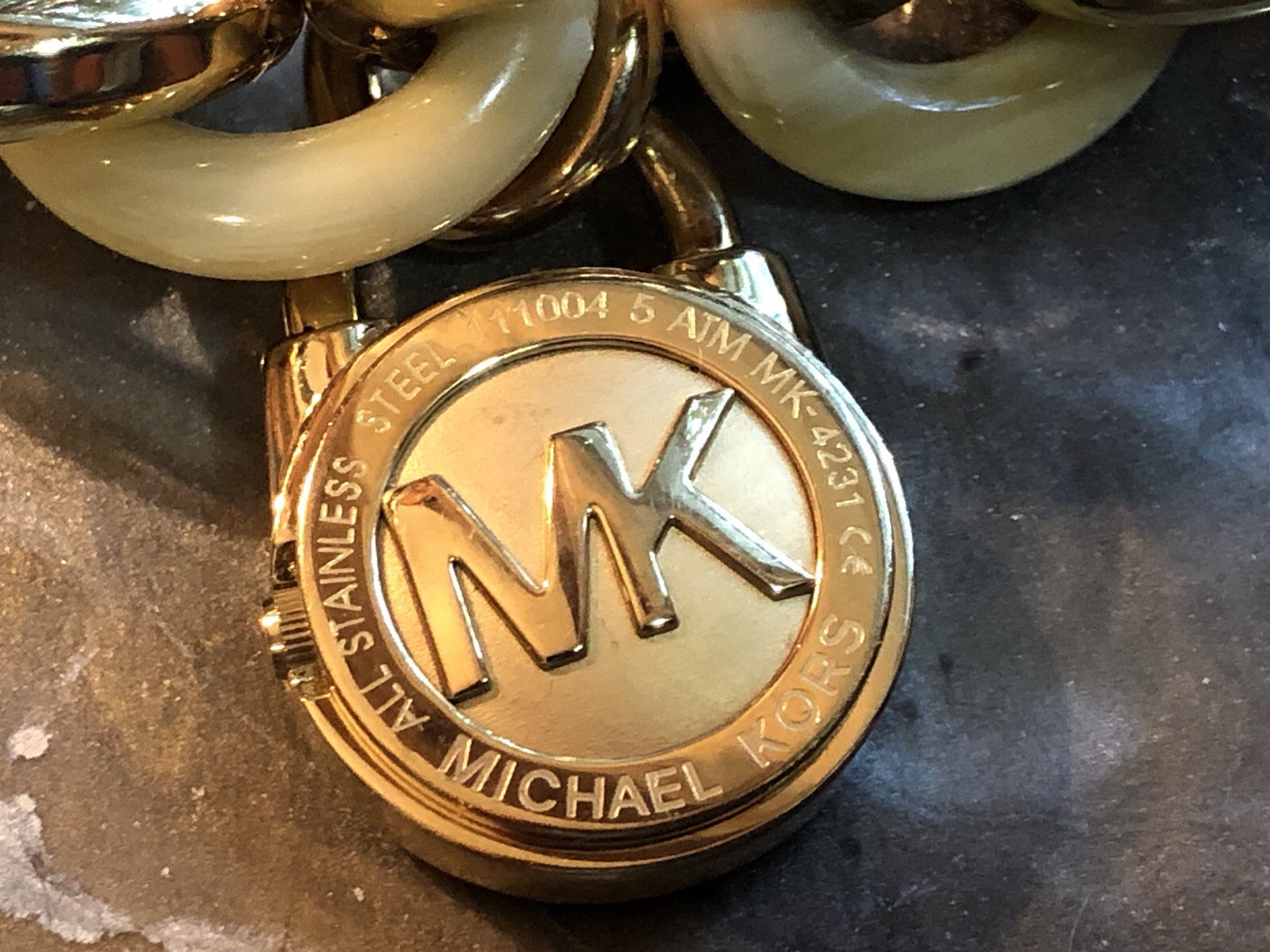 🍯✨RARE NOS w/ Box VINTAGE MICHAEL KORS Gold Chain Link CHARM BRACELET WATCH 🛍️