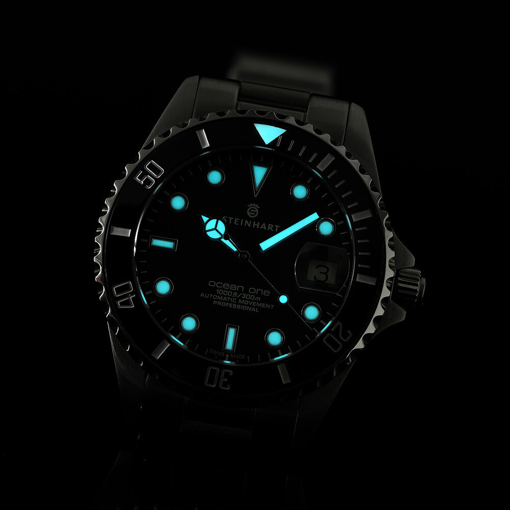 New Steinhart Ocean One 39mm Black Ceramic Automatic Swiss Diver Watch 103-0981