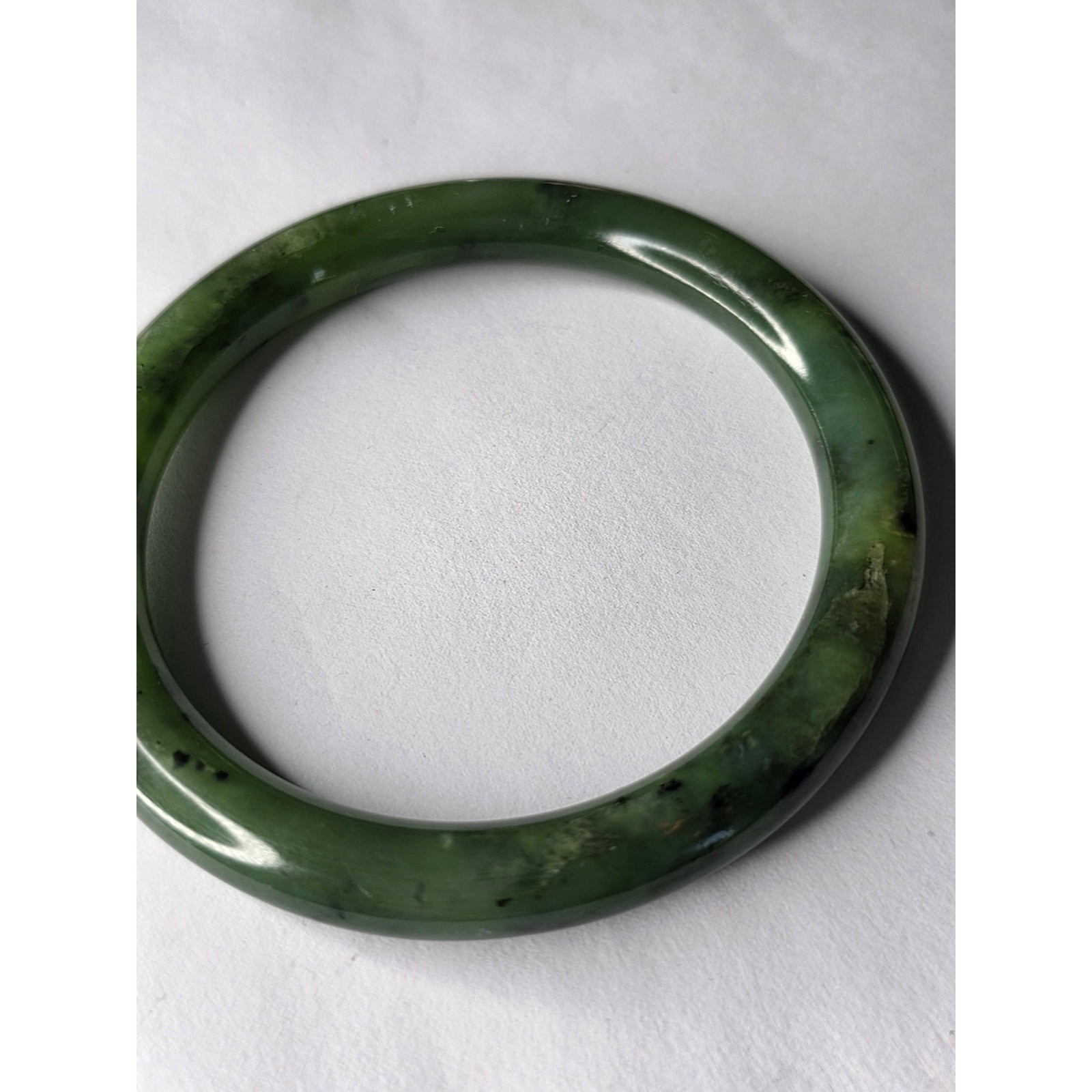 Vintage Nephite Jade Bangle 3.25″ Across Weight 45 Grams Excellent condition