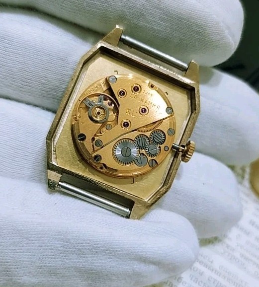 NOS. Luch 2209 Gold Plated AU10 Vintage Original Soviet Classic Luxury Watch