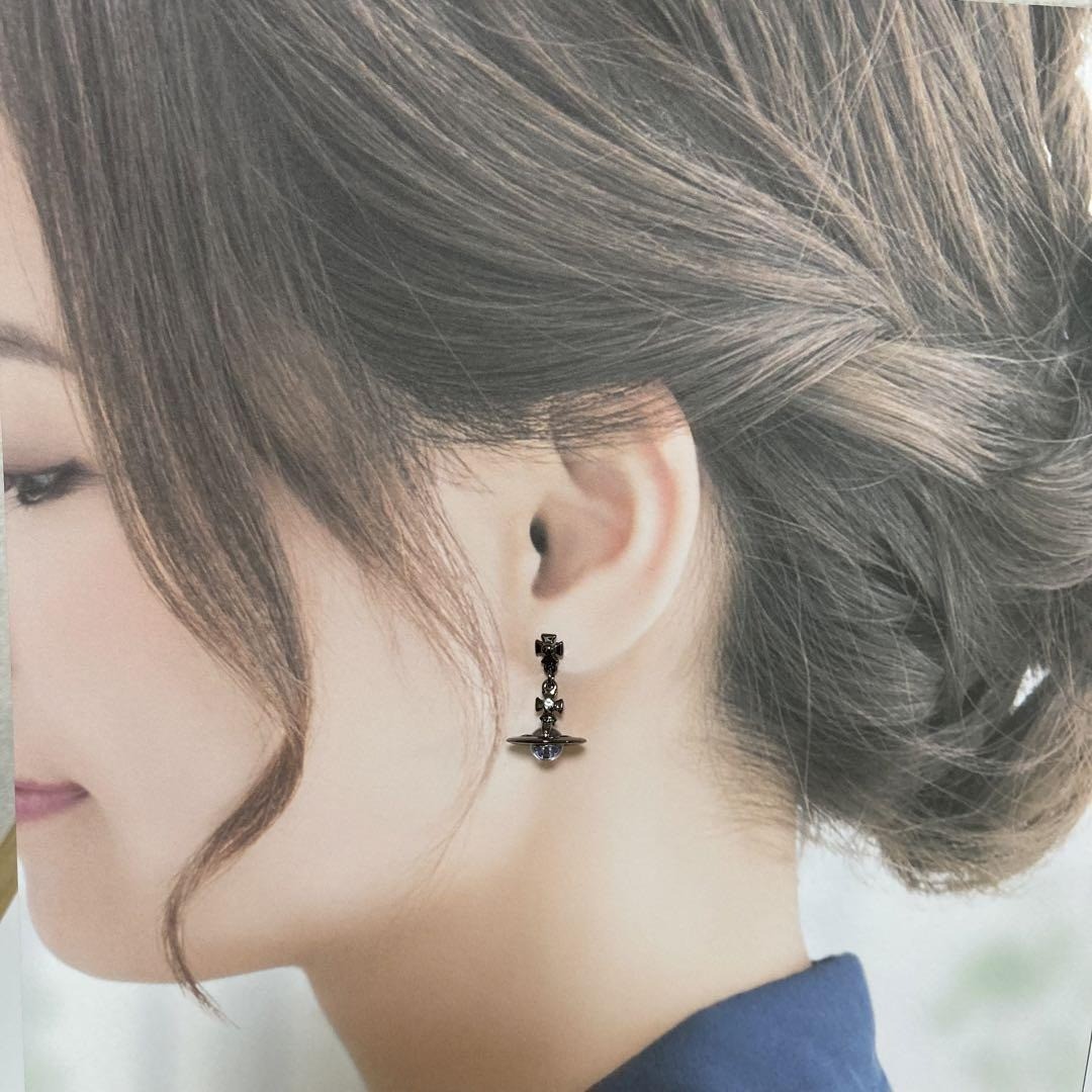 Vivienne Westwood Petite Orb Earrings Gunmetal w/drawstring [E00229