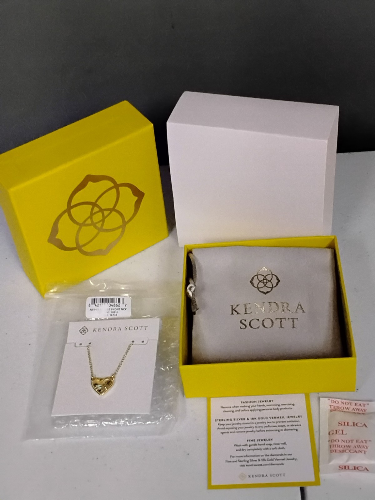 New! Kendra Scott Ari Heart Gold Pendant Necklace in Abalone Shell NWT!