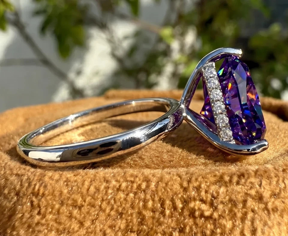 Lovely 6.10 Ct Certified Trillion Purple Diamond Solitaire Ring In 925 Silver