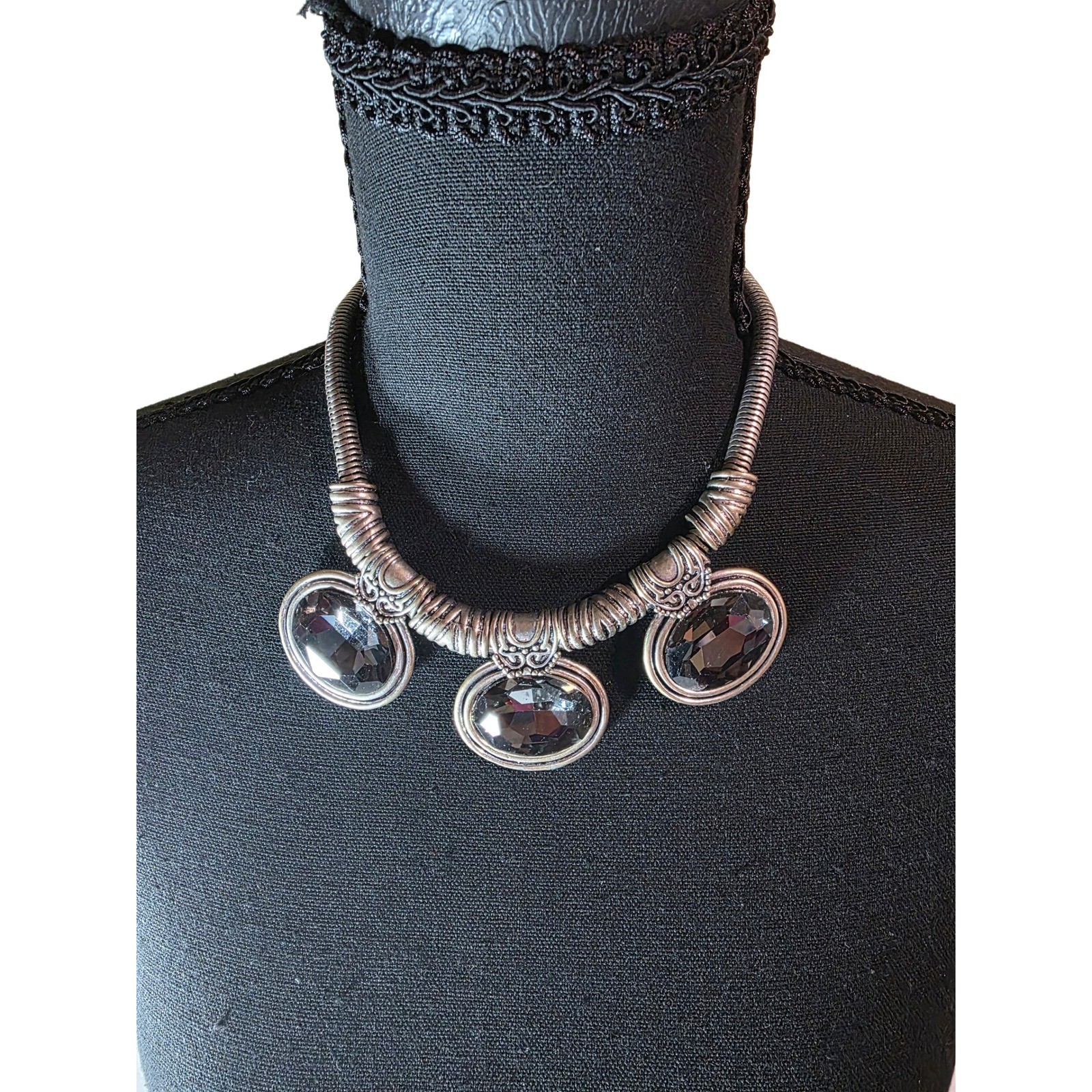 Vintage Whimsy Goth Silver Tone Coiled Statement Necklace Dark Gemstone Pendants
