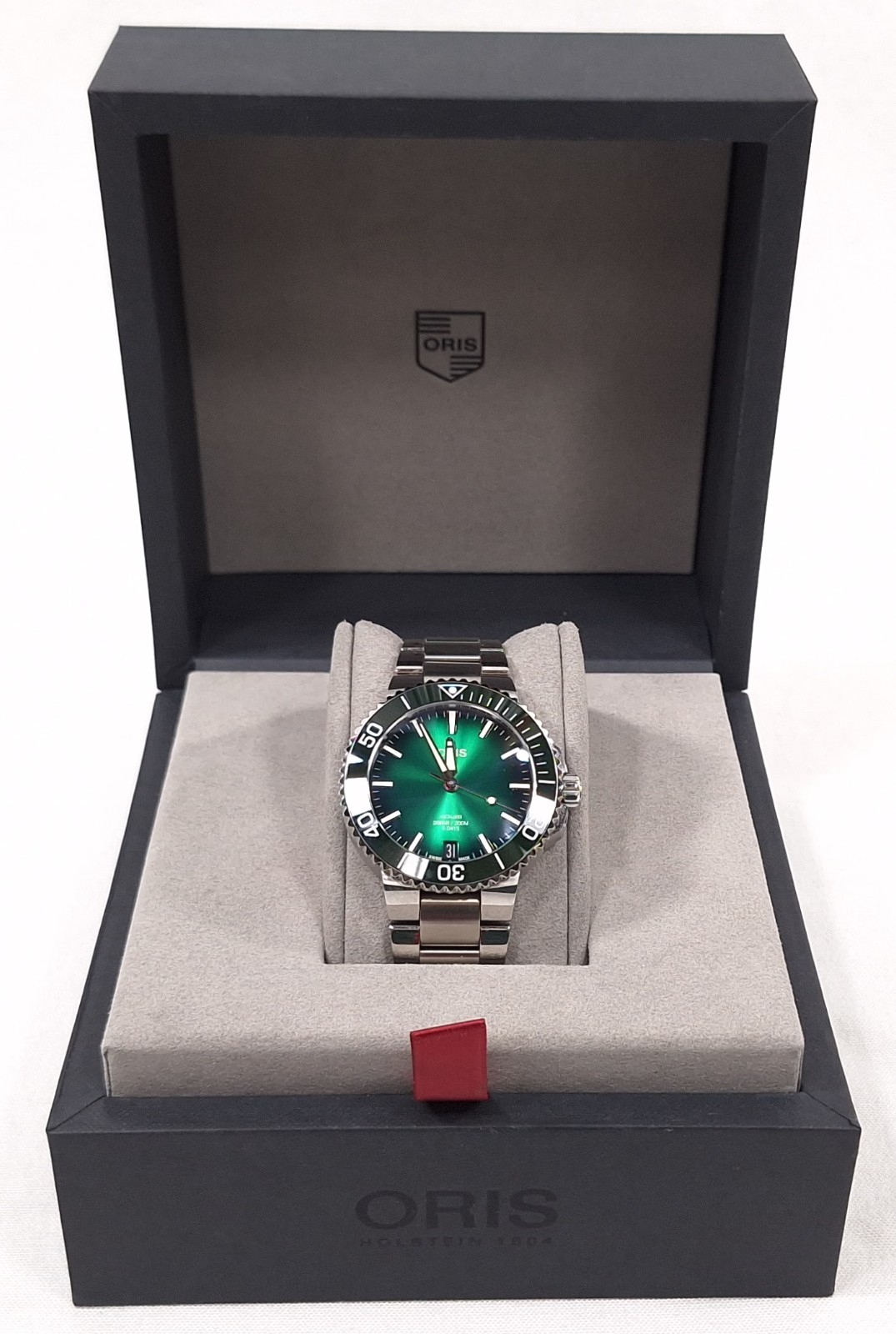 Oris Aquis Date Calibre 400 41.5mm Men’s Watch – 01 400 7769 4157-07 8 22 09PEB