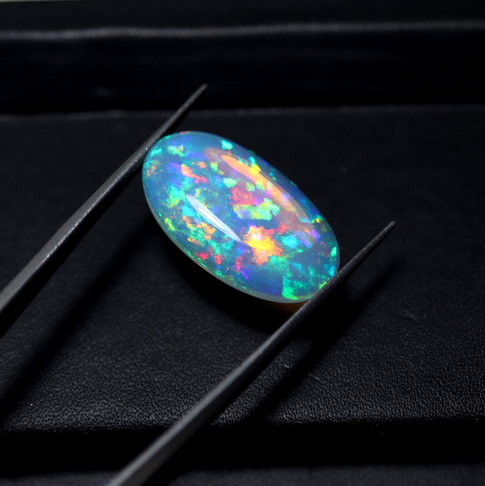 9.2Cts Natural AAA Rainbow Fire Welo Ethiopian Opal Oval Cabochon 24.7×14.5 MM