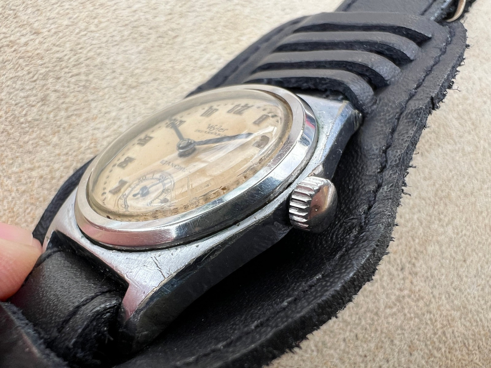 Vintage Wyler rare ww2 Military Etanche watch Deco numbers Tropical dial Works