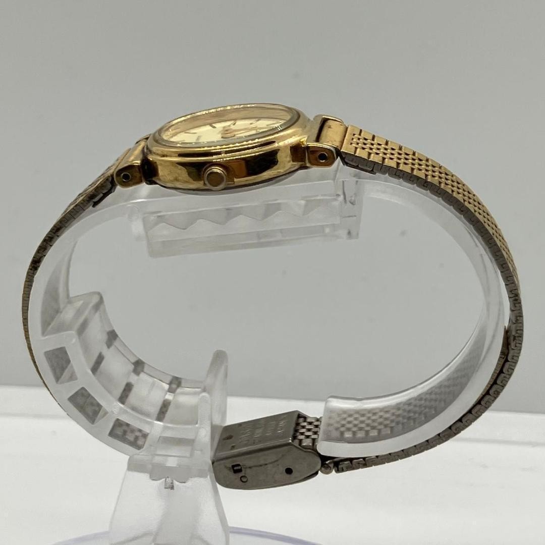 Excellent condition, fully functional CASIO QUARTZ women’s watch, gold.