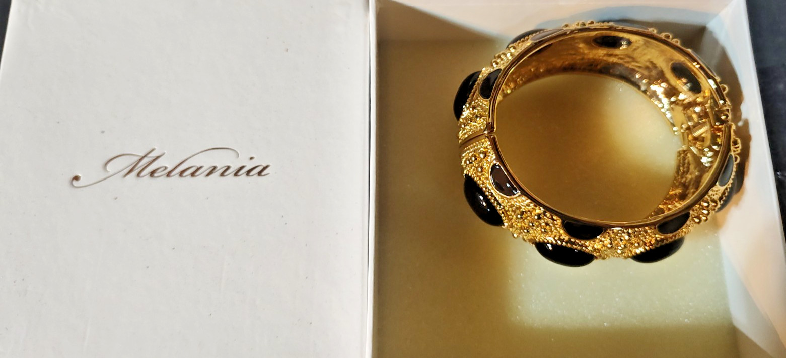 MELANIA TRUMP HIGH POLISHED GOLD TONE plated WRIST BANGLE BRACELET