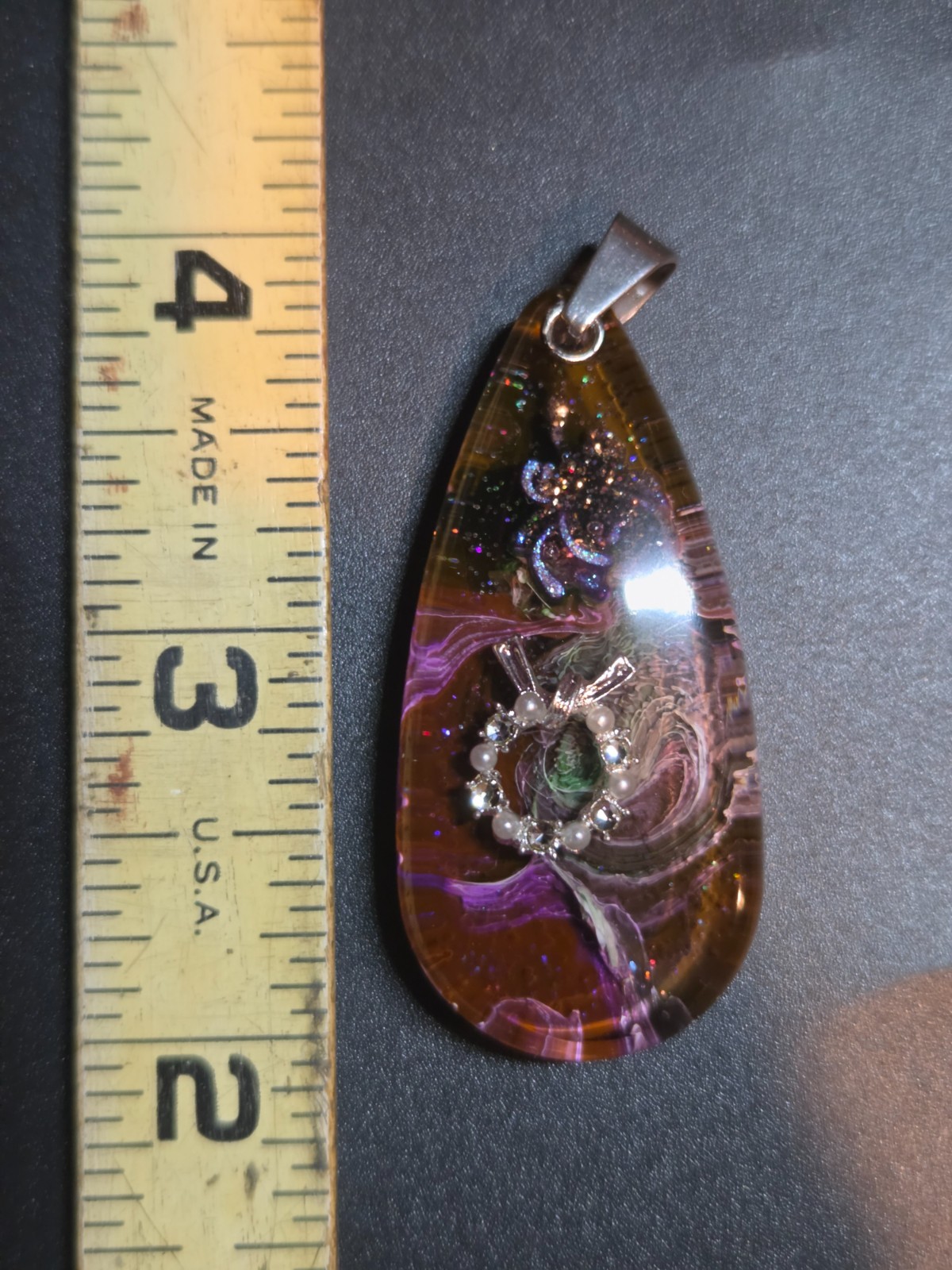 Handmade Resin Pearl Wreath Pendant UV Reactive Petri Effect Necklace N144