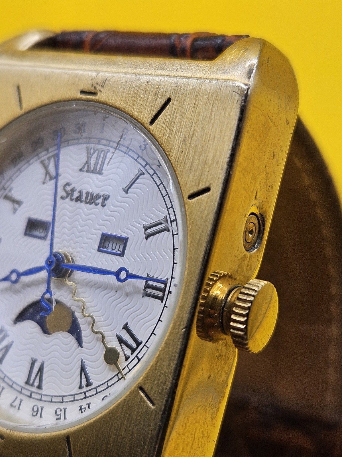 Stauer Moon Phase Quartz Day Date Watch Brown Leather Strap Gold Tone Non Work