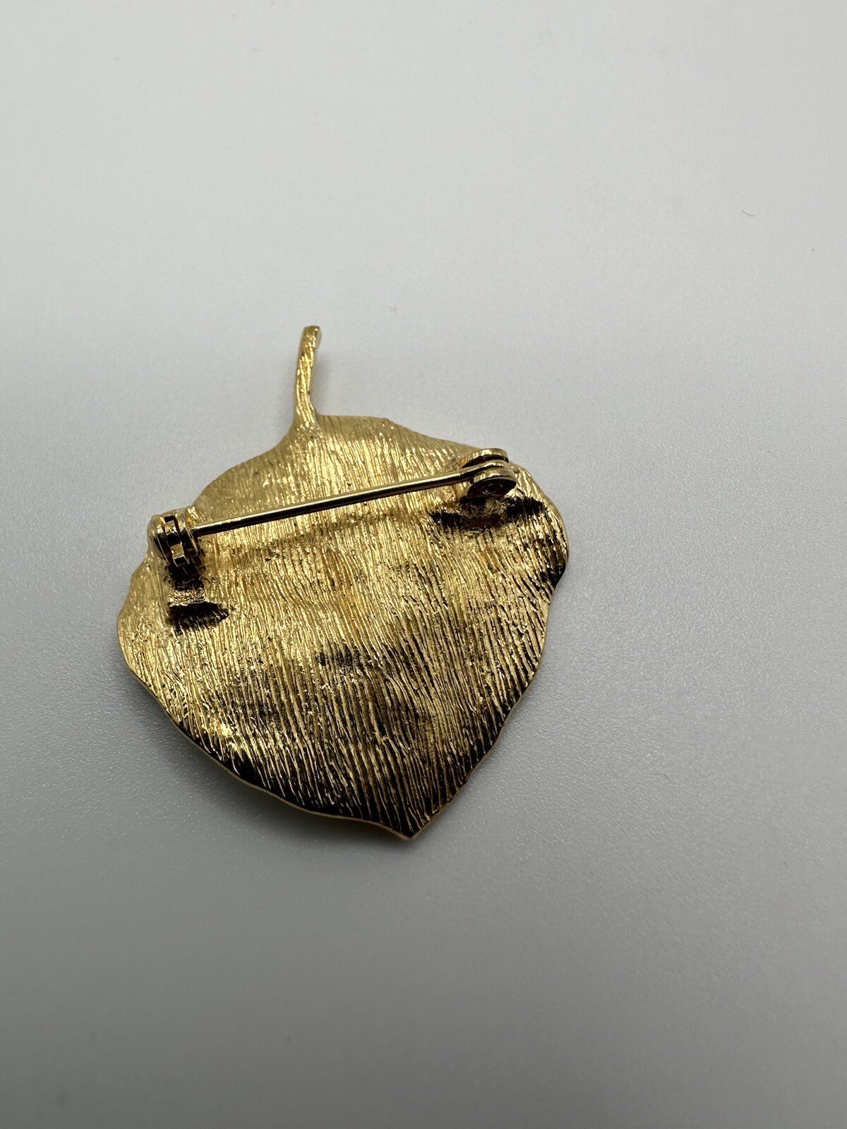 Vintage Highly Detailed Gold Leaf Brooch Pin 3.6cm BB2