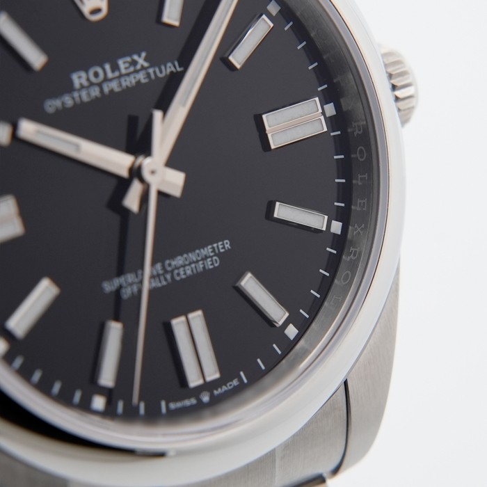ROLEX Oyster Perpetual 41 124300 Black Warranty 2025 Box/Paper