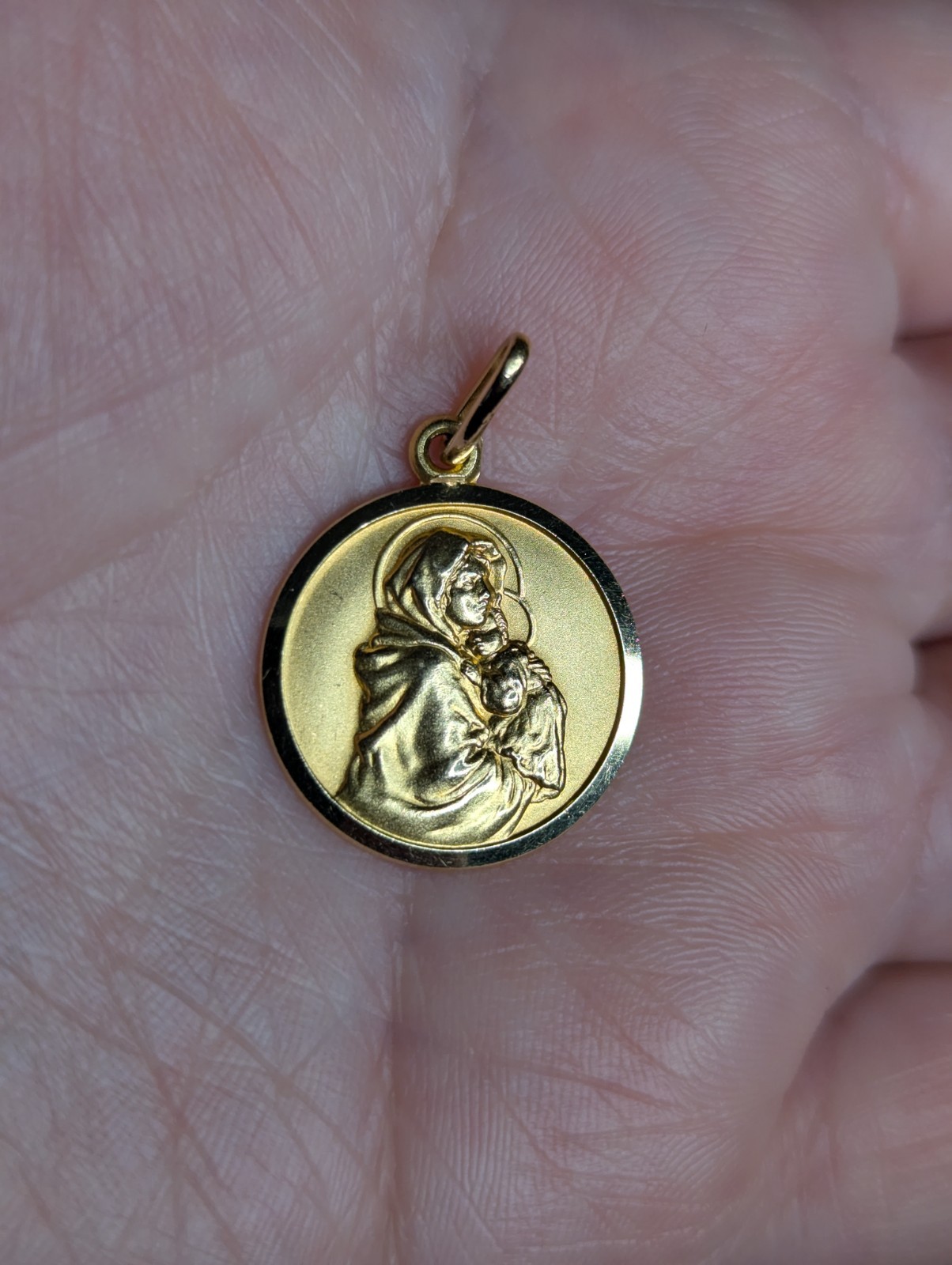 UNOAERRE 18K Gold Madonna & Child Pendant Virgin Mary Baby Jesus Italy 3.16g