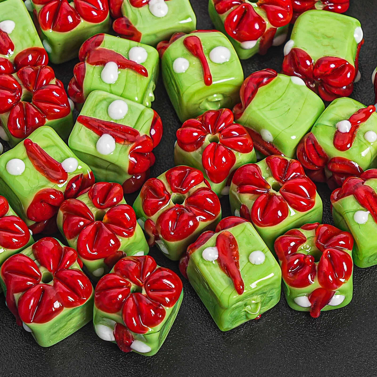 12X10MM Handmade Glass Green and Red Gift Box Loose Lampwork Beads /5Pcs