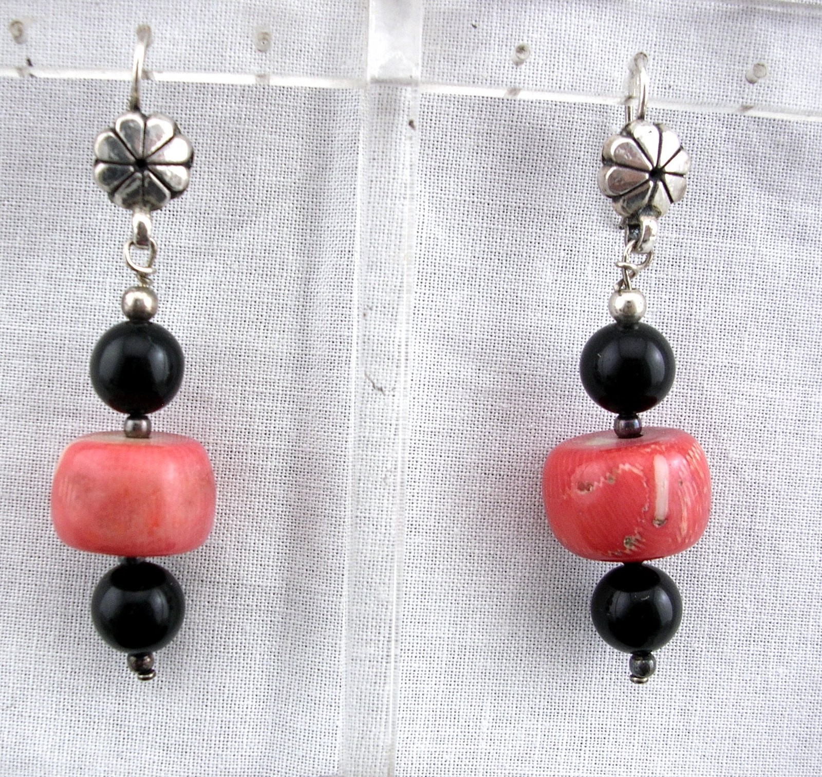 VINTAGE RED AND BLACK CORAL SILVER NECKLACE AND EARRINGS